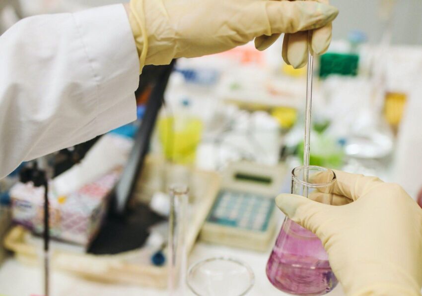 Scientist in lab 3735706